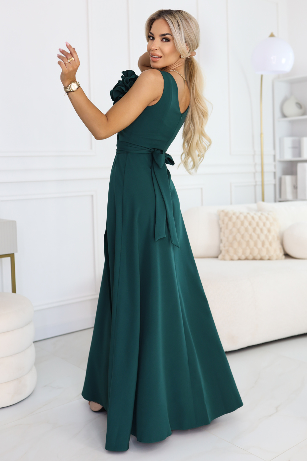 Long dress model 227061 Numoco